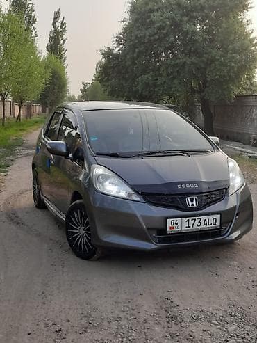 Honda Jazz: 2011 г., 1.4 л, Вариатор, Бензин