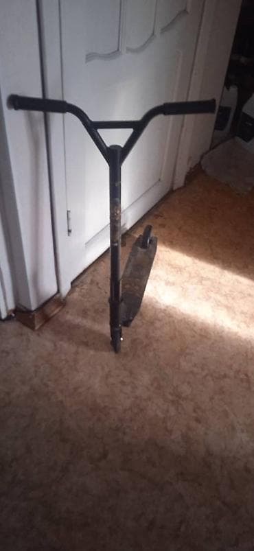 Самокат "трюковый" алюминий. состояние отличное at lalafo.kg Самокат "трюковый" алюминий. состояние отличное