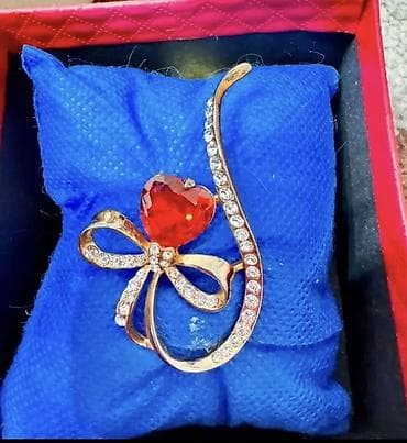 парные одежда: Зимняя универсальная шапка-ушанка, новая. Цена 650 сом. Держатель для — 3