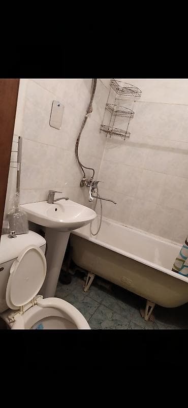 osh flat: Сдаётся жильё в районе Чуй/Исанова. Оснащение: - две кровати - кресло — 6