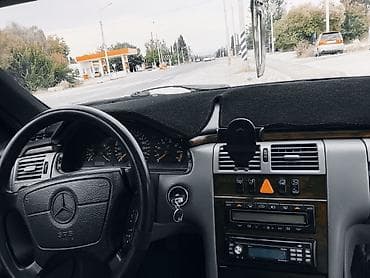 Унаа: Mercedes-Benz E-Class: 1997 г., 2.3 л, Кол менен иштөөчү, Бензин, Седан — 1