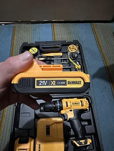 угларез по металлу: Аккумуляторный набор инструментов в кейсе Состав: - Шуруповёрт/дрель — 4