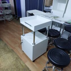 зеркало салон красоты: Металлические салонные тележки и табуреты на колесах - Тележка — 6