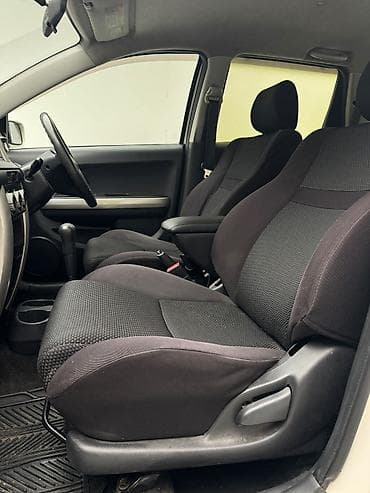platz vitz: Toyota Ist: 2003 г., 1.3 л, Автомат, Бензин, Хэтчбэк — 10