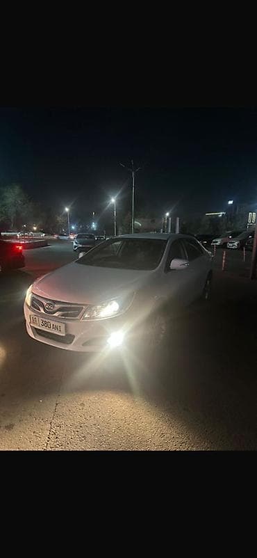 BYD E5: 2018 г., Электромобиль, Седан