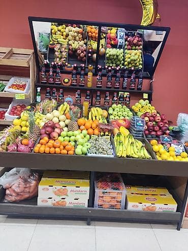 бананы: Продам витрины для овощей Ассортимент: - Бананы, ананасы, апельсины — 3