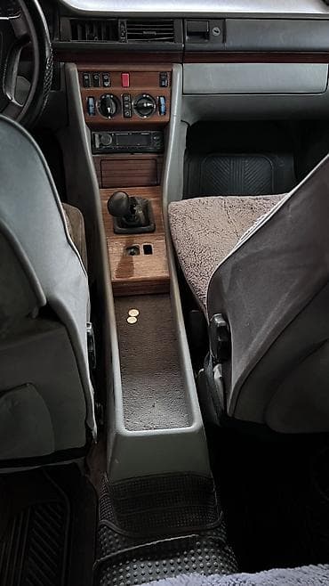 bis vip: Mercedes-Benz 220: 1993 г., 2.2 л, Механика, Бензин, Универсал — 7