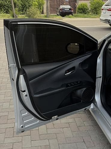 капот на приус: Toyota Prius: 2016 г., 1.8 л, Вариатор, Гибрид, Лифтбек — 10