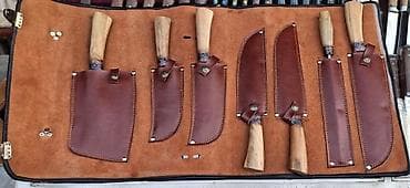 набор приборов: Набор кухонных ножей в чехлах из натуральной кожи. Состав набора: - — 1