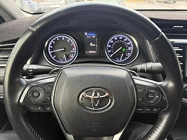 выхлоп машины: Toyota Camry: 2017 г., Седан — 4