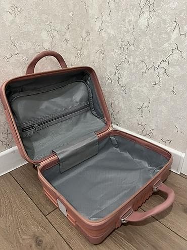 miniso bishkek: Чемодан, Новый, Материал: Пластик, Маленький (до 40 л), Твердый корпус — 2