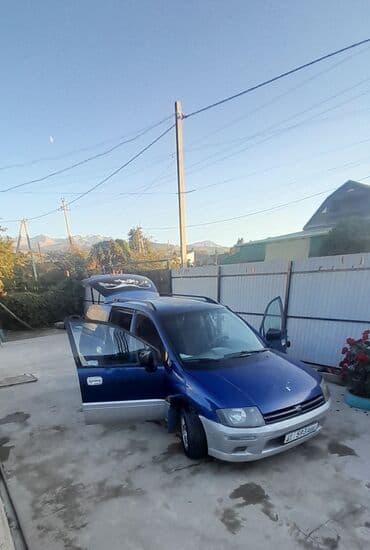 срочно продаю в связи с переездом: Mitsubishi Space Runner: 1999 г., 2 л, Механика, Бензин, Вэн/Минивэн — 7