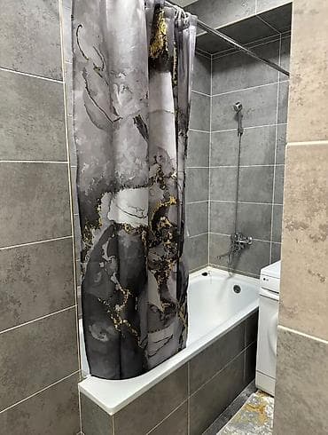 osh flat: 🏡 Сдаётся 3-комнатная квартира-студия в центре! 📍 Адрес: ул — 5