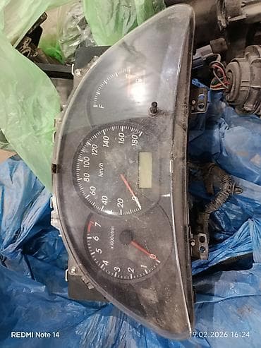 Панель приборов Тойота Виш, Toyota Vish