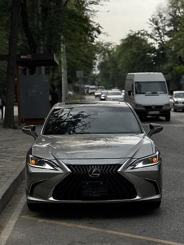 toyota 50: Lexus ES: 2019 г., 2.5 л, Автомат, Гибрид, Седан — 1