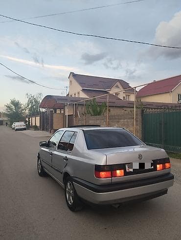 Продажа авто: Volkswagen Vento: 1995 г., 1.8 л, Механика, Бензин, Седан — 3