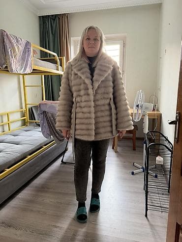 дубленку искусственную: Продаю шубу из искусственного меха . Мне стала большой. Размер L — 3