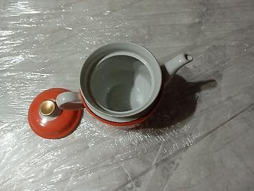 fire maple: Фарфоровый чайник с крышкой в ярком ретро-оформлении. Корпус выполнен — 5