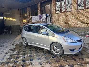 step wgn: Honda Fit: 2011 г., 1.5 л, Механика, Бензин, Хэтчбэк — 2