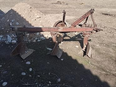 зерновый сеялка: Продаю плуг, трех корпусный заводской в хорошем состоянии, зацепил — 3