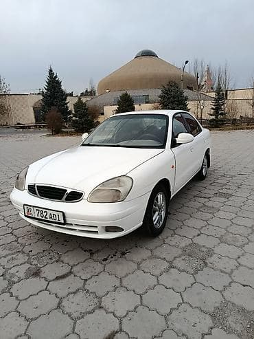 devo lasetti: Daewoo Nubira: 2001 г., Бензин — 2