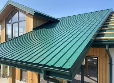 купить профнастил для крыши: Профнастил металлический, зеленый - Материал: оцинкованная сталь с — 1