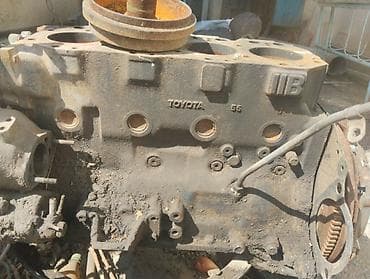 Двигатель и механическая КПП Toyota (маркировки на корпусе на фото
