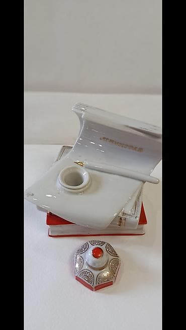 Статуэтки: Фарфоровая настольная чернильница «Ленинград» - Материал: фарфор — 2