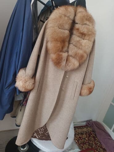 изики с мехом: Женское пальто с натуральным мехом - Материал верха: кашемир бежевого — 1