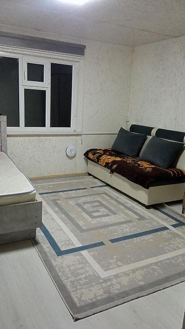 продаю квартиру аламидин 1: Сдается уютная комната-студия с отдельной кухонной зоной. - — 1