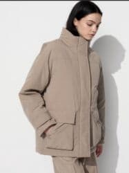 mango: 1. Пуховик-парка Uniqlo, размер М, новая цвет черный. цена 13500 сом — 1