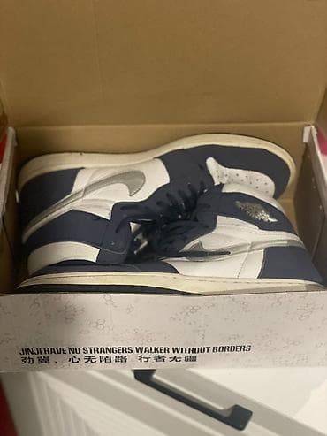 Босоножки, сандалии, шлепанцы: Кроссовки и спортивная обувь — 1