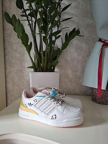 Мужская обувь: Мужские кроссовки, 41, Adidas, Новый, цвет - Белый, Платная доставка — 1