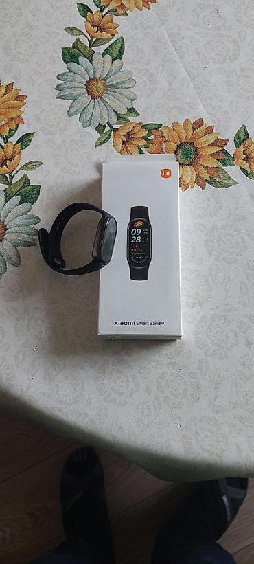 Xiaomi Smart Band 9 — смарт-браслет с AMOLED-экраном, сенсорным