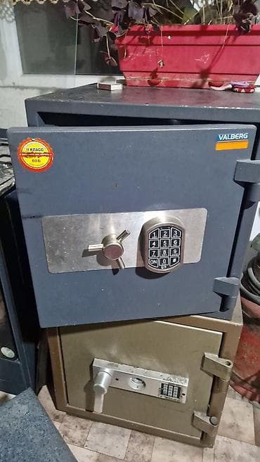 Стулья, табуретки: СЕЙФЫ. !!! Огнестойкий взломостойкий, цена: договорная. У нас — 1