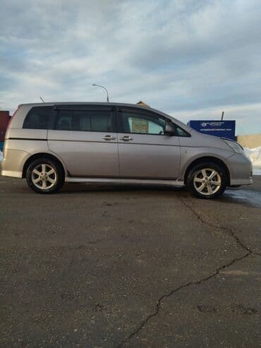 продаю в связи переездом: Toyota Isis: 2006 г., 2 л, Вариатор, Бензин, Вэн/Минивэн — 1