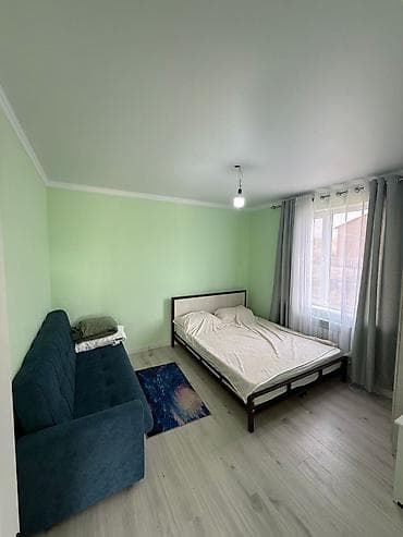 дом с лебединовка: Двухэтажный дом из кирпича с участком в 500м от Иссык-Куля. Основные — 3