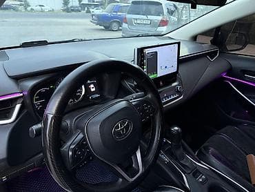 crown 2018: Toyota Corolla: 2022 г., 1.8 л, Вариатор, Гибрид, Седан — 6