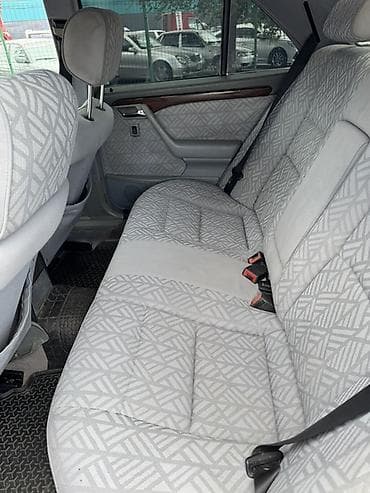 step 2: Mercedes-Benz C-Class: 1995 г., 2.2 л, Механика, Бензин, Седан — 4