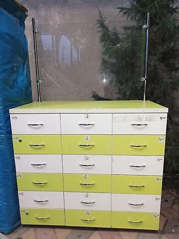 Срочно ! Продаю стойку ресепшена новую со стеклом из 4 модулей,общей