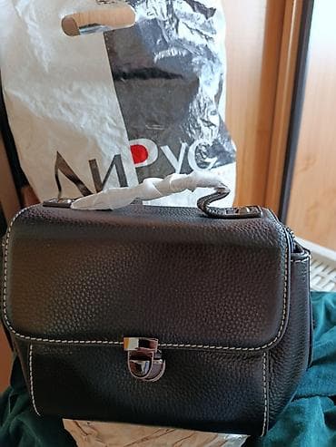 Сумка через плечо, компактная - Материал: фактурная экокожа черного