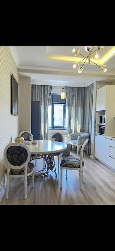 3 комнаты, 100 м², Азия Молл Элитка, 6 этаж, Евроремонт at lalafo.kg 3 комнаты, 100 м², Азия Молл Элитка, 6 этаж, Евроремонт