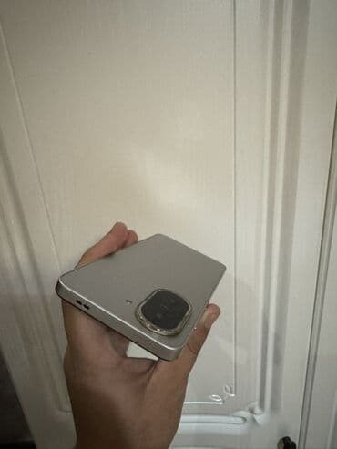 аудио адаптер: Redmi, Redmi A5, Б/у, 64 ГБ, цвет - Серебристый, 2 SIM — 5