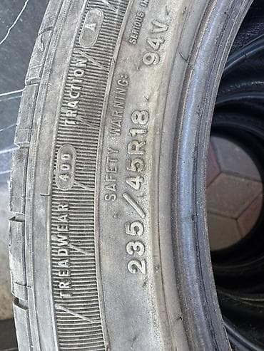 б4 80: Комплект из 4 летних шин 
- Размер: 235/45 R18 — 4