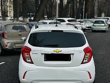 shevralet spark: Chevrolet Spark: 2016 г., 1 л, Вариатор, Бензин, Хэтчбэк — 2