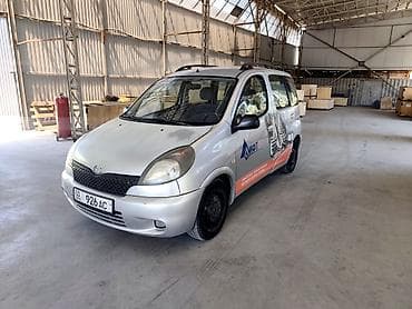 Toyota Yaris Verso: 2002 г., 1.5 л, Механика, Бензин, Минивэн