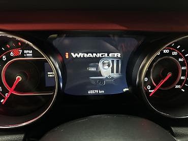 требуется вложения: Jeep Wrangler: 2021 г., 2 л, Автомат, Бензин, Внедорожник — 8