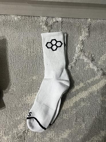 перчатки для тренировки: Белые спортивные носки с контрастным черно-белым геометрическим — 2