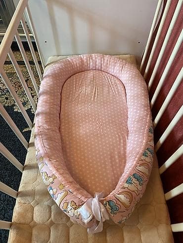 детскую люльку кроватку: Детская кроватка 
Кокон-лежанка 
Развивающий коврик. 
Поющий жирафик — 6