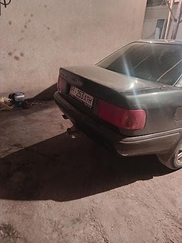 Audi S4: 1992 г., 2 л, Механика, Бензин, Седан — 4